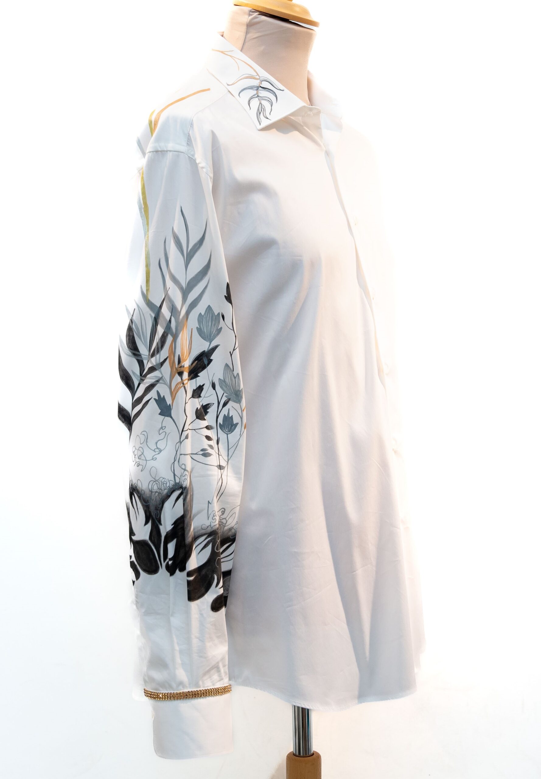 Camicia motivo floreale polsino swarovski - immagine 3